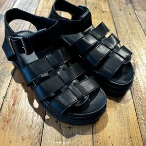 NWOT womens size 7 black sandals